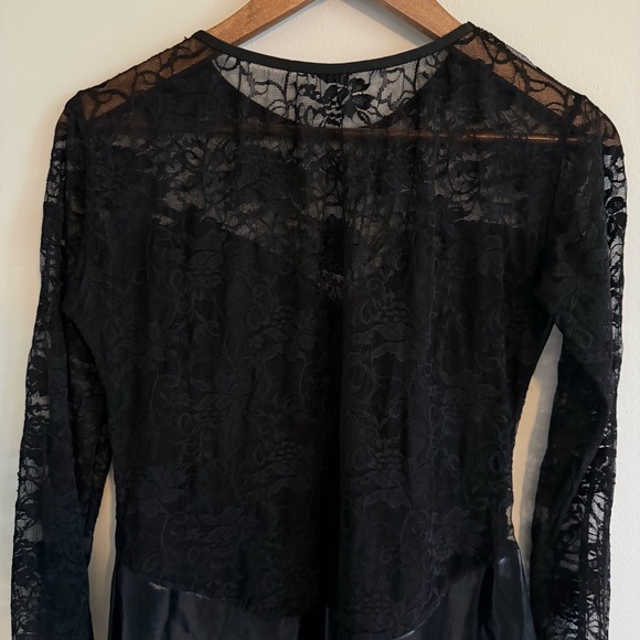 Black Lace Bodycon Dress - Picture 7 of 9